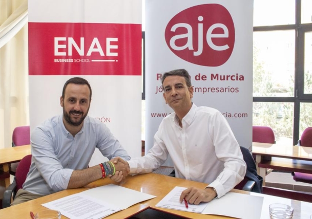 Firma de un convenio de colaboración entre ENAE Business School y Asociación de Jóvenes Empresarios de la Región de Murcia (AJE)
