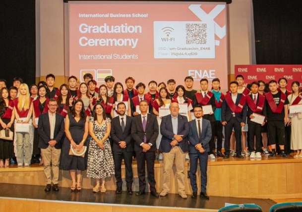 Entrega certificados alumnos internacionales