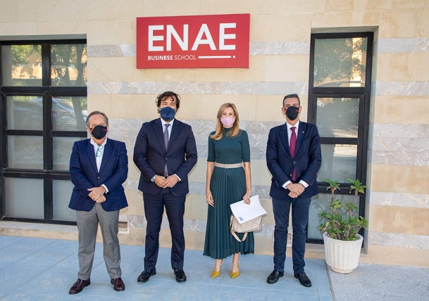 Alrededor de 300 personas desempleadas solicitan las becas para máster que ofrecen ENAE y el SEF 