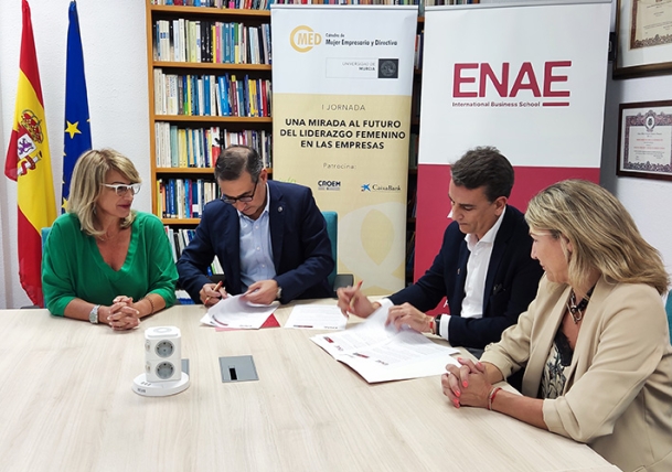 La Cátedra de Mujer Empresaria y Directiva de la UMU firma un nuevo convenio con ENAE Business School