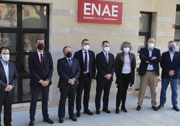 Visita institucional de la UMU, UPCT y el INFO a ENAE Business School para conocer sus nuevas aulas tecnológicas